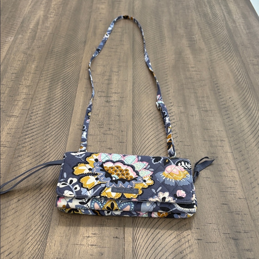 568 Vera Bradley Multicolor Floral Crossbody Bag